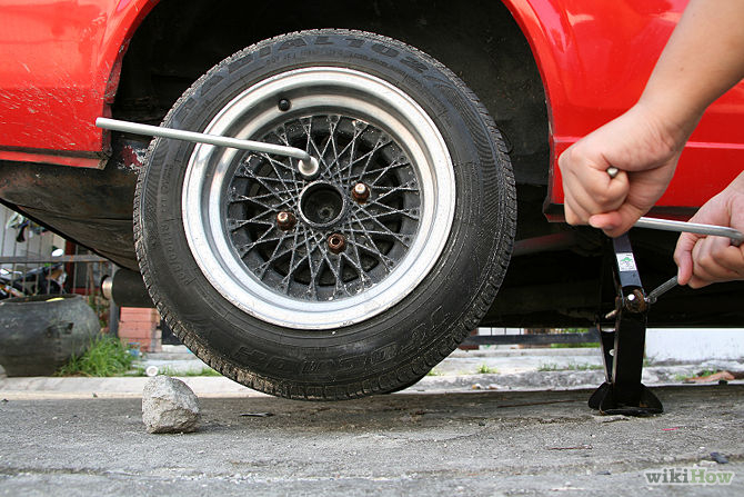 Comment changer un pneu crevé ?