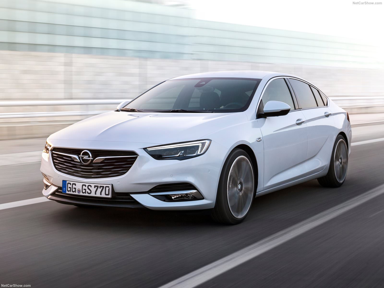 opel insignia grand sport plus sexy que jamais