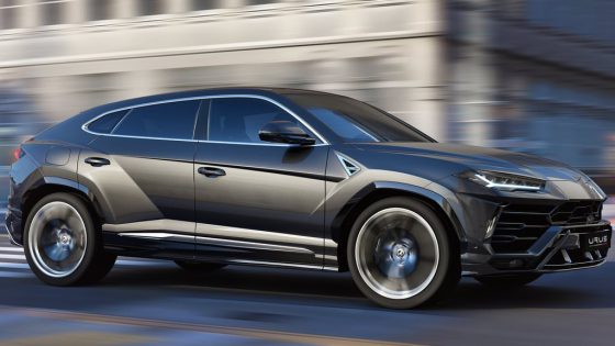 Lamborghini Urus gris profil