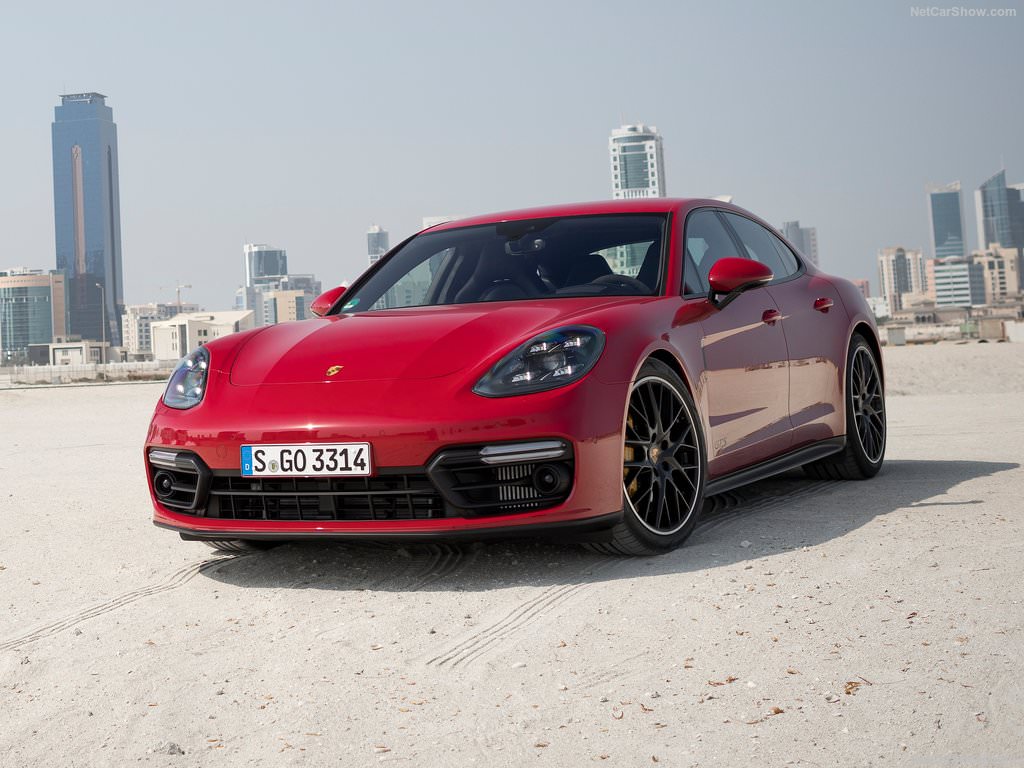 Порше Панамера GTS 2019