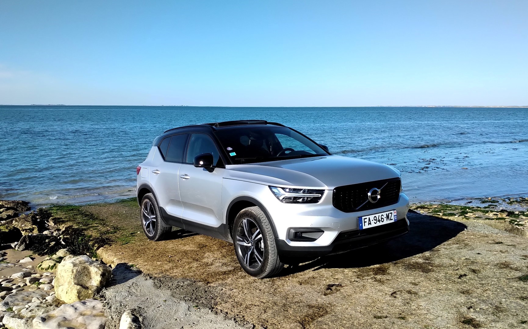 Volvo XC40 T3 Momentum R Design calandre