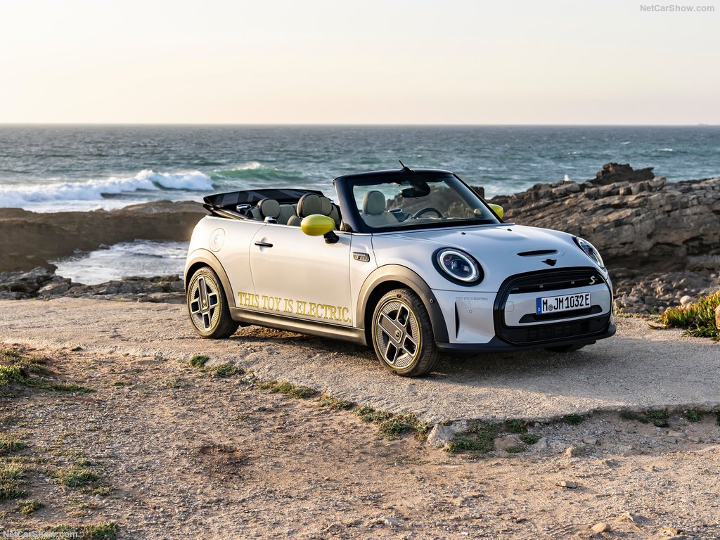 Mini Cooper SE Cabrio 2023